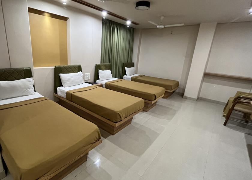 Gujarat Surat SUPER DLX 4 SINGAL BED ROOM