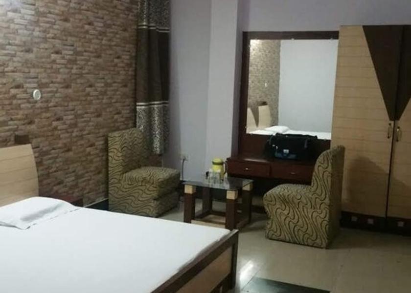 Uttarakhand Roorkee Superior AC Room