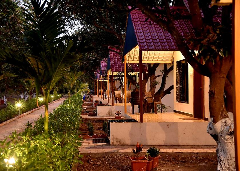 Gujarat Sasan Gir Hotel Exterior