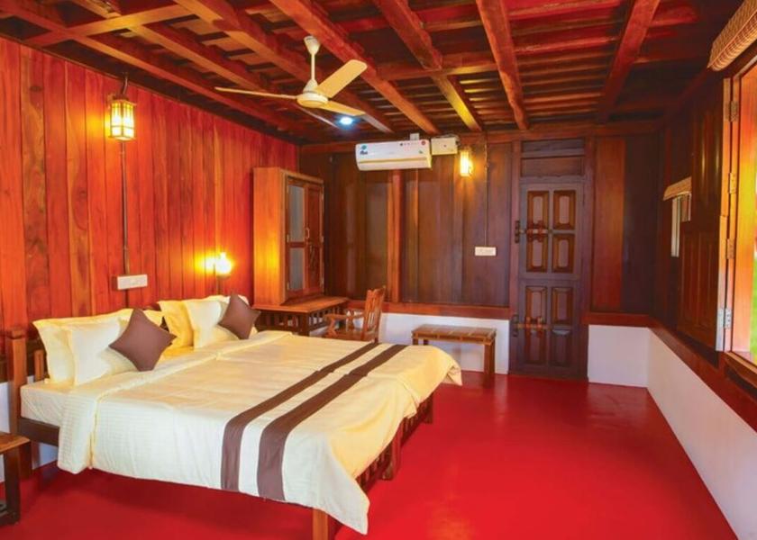 Kerala Alleppey Deluxe Suite