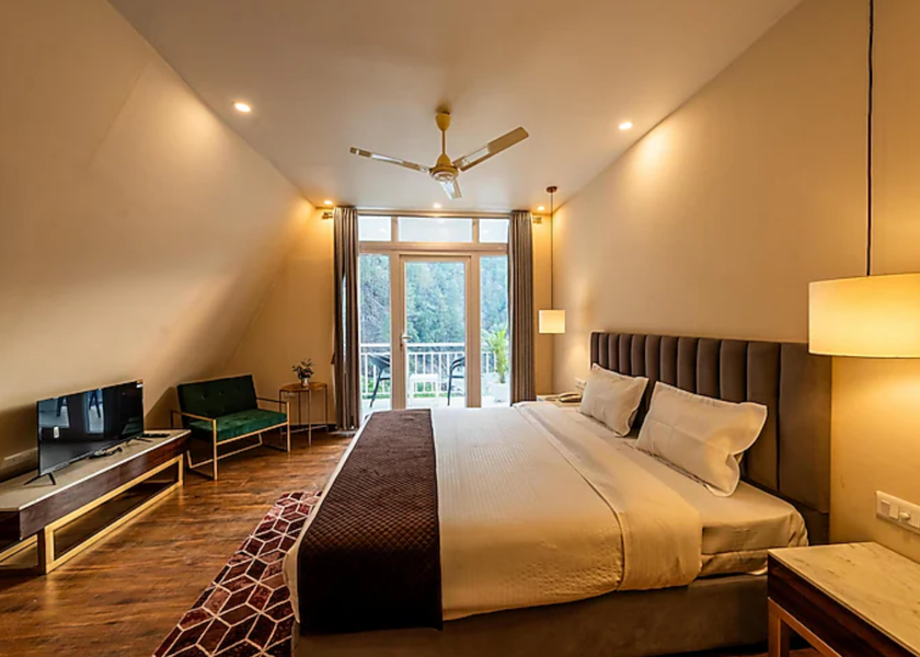 Uttarakhand Nainital Deluxe Room with Balcony