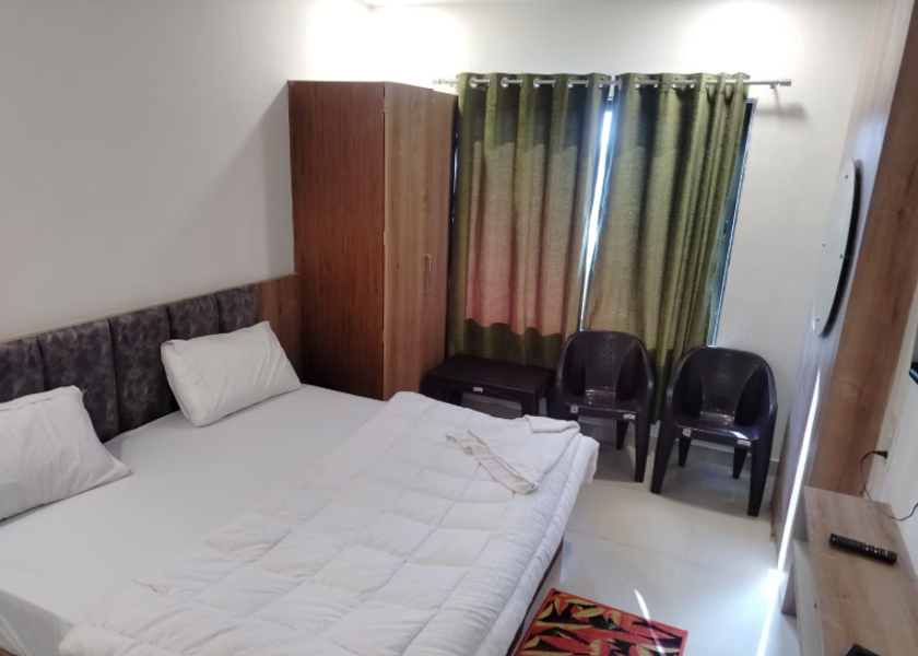 Madhya Pradesh Datia deluxe Room
