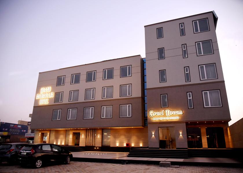 Rajasthan Suratgarh Hotel Exterior
