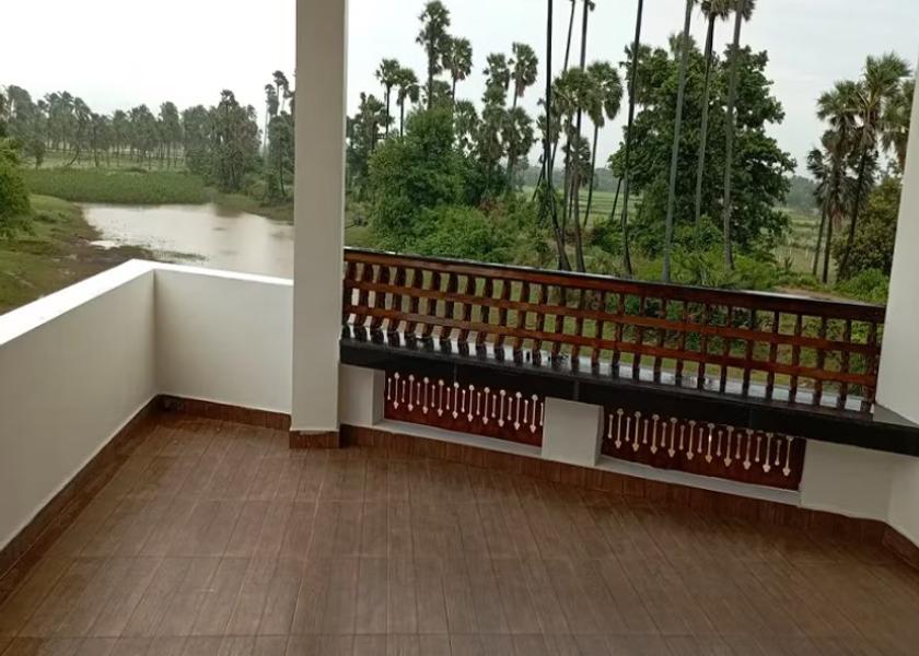 Tamil Nadu Courtrallam Public Areas