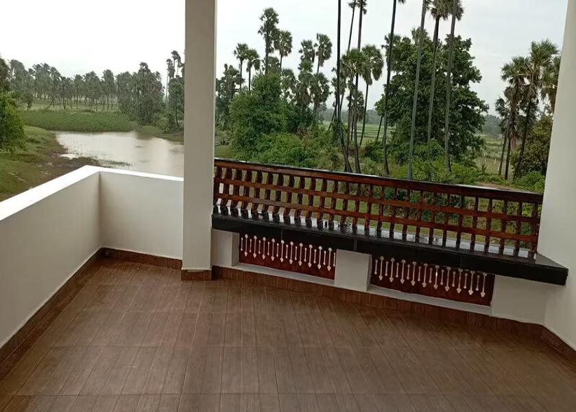 Tamil Nadu Courtrallam Public Areas