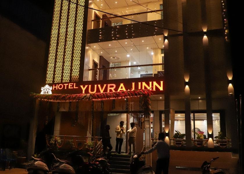 Madhya Pradesh Raksha Hotel Exterior
