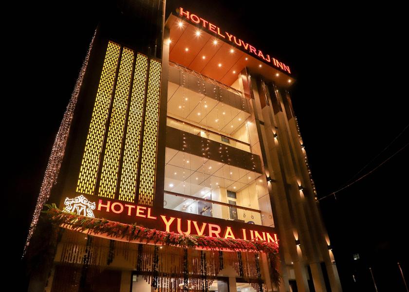 Madhya Pradesh Raksha Hotel Exterior