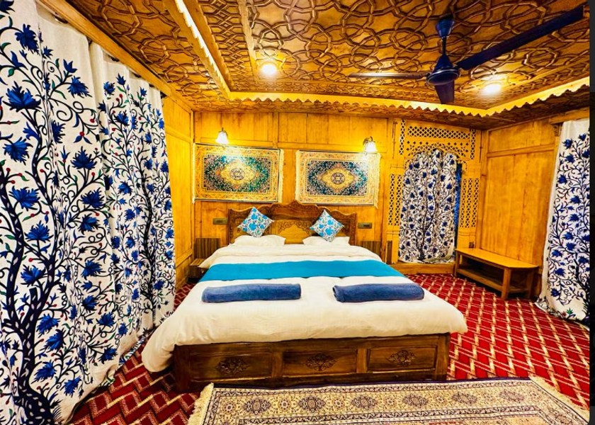 Jammu and Kashmir Srinagar Deluxe Room (Book For 2 Nights Get 1Hour Shikara Ride Free)