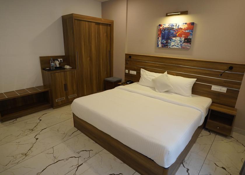 Kerala Thrissur DELUXE ROOM
