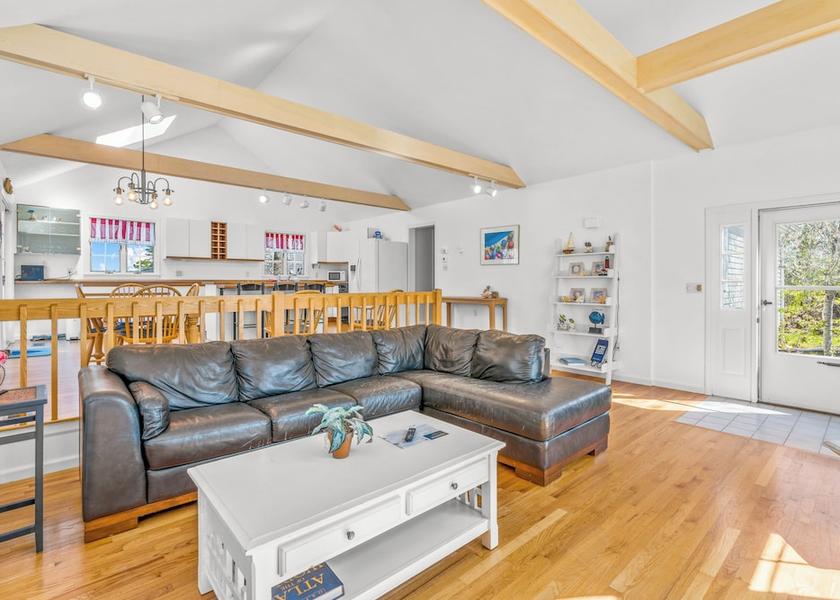 Massachusetts Mashpee Living Area
