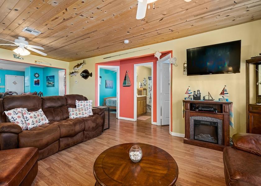 California Taft Living Area