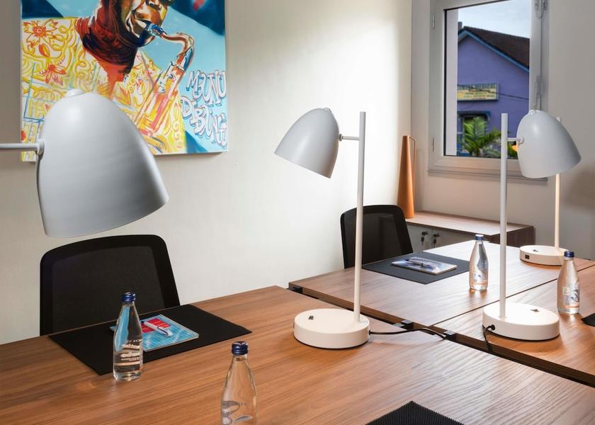  Abidjan Meeting Room