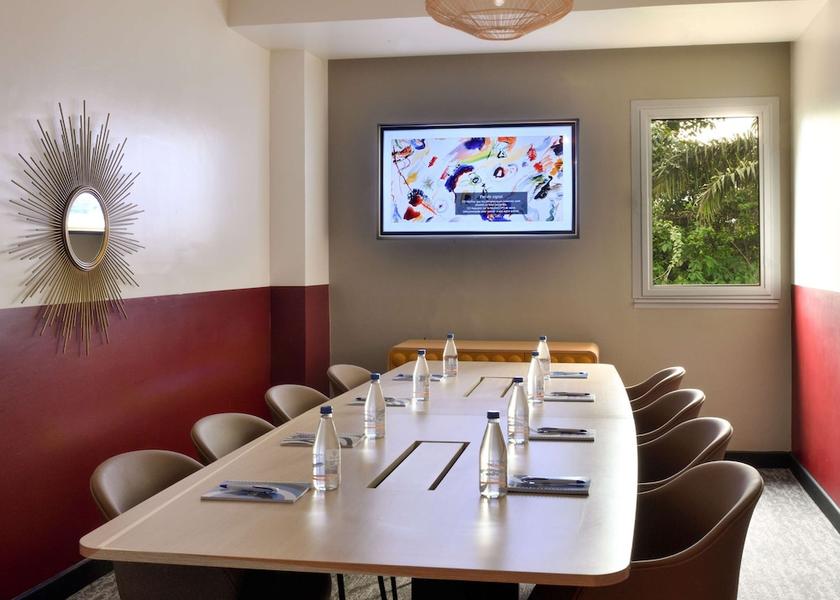  Abidjan Meeting Room