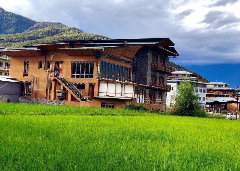 Paro Paro Exterior detail