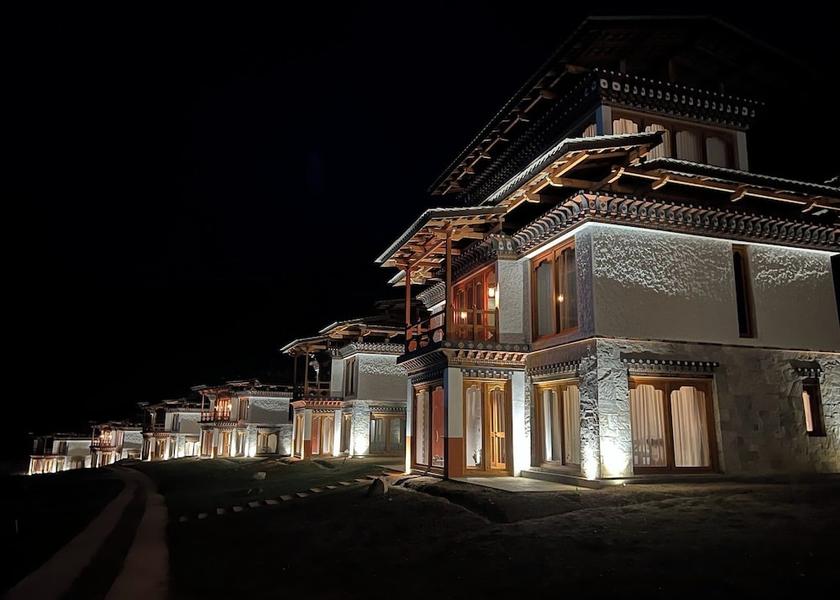  Paro Exterior Detail