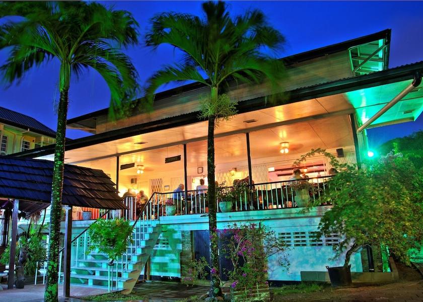  Paramaribo Outdoor Dining