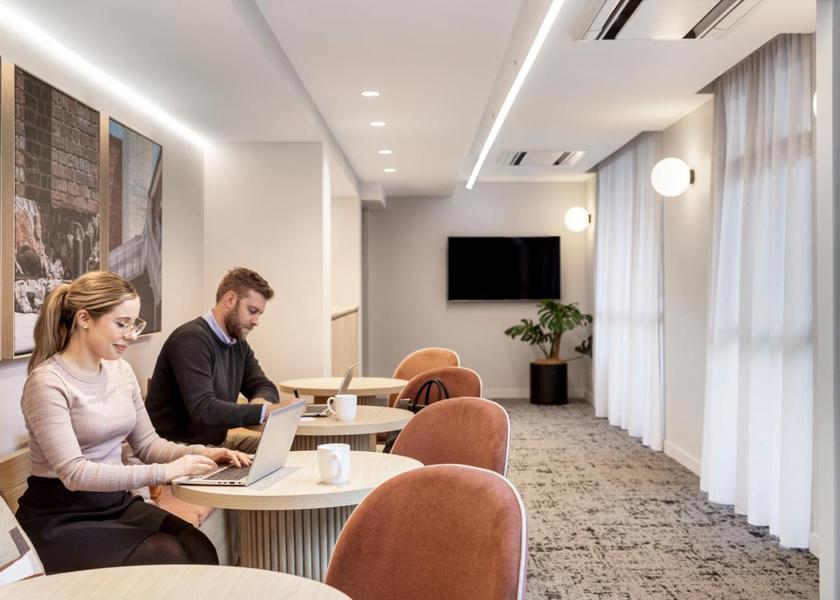 Ontario Collingwood business center