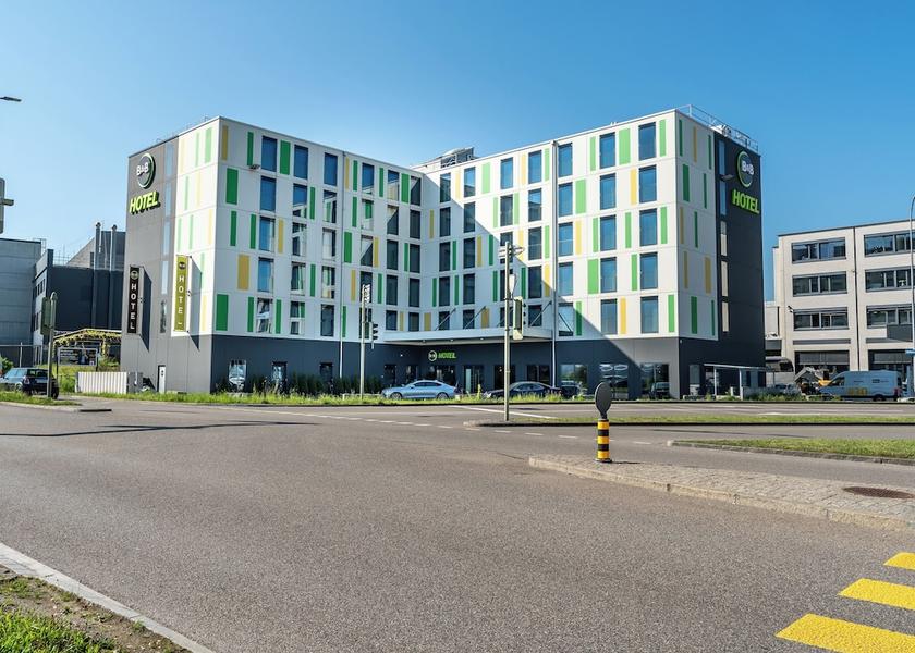Canton of Zürich Ruemlang Exterior