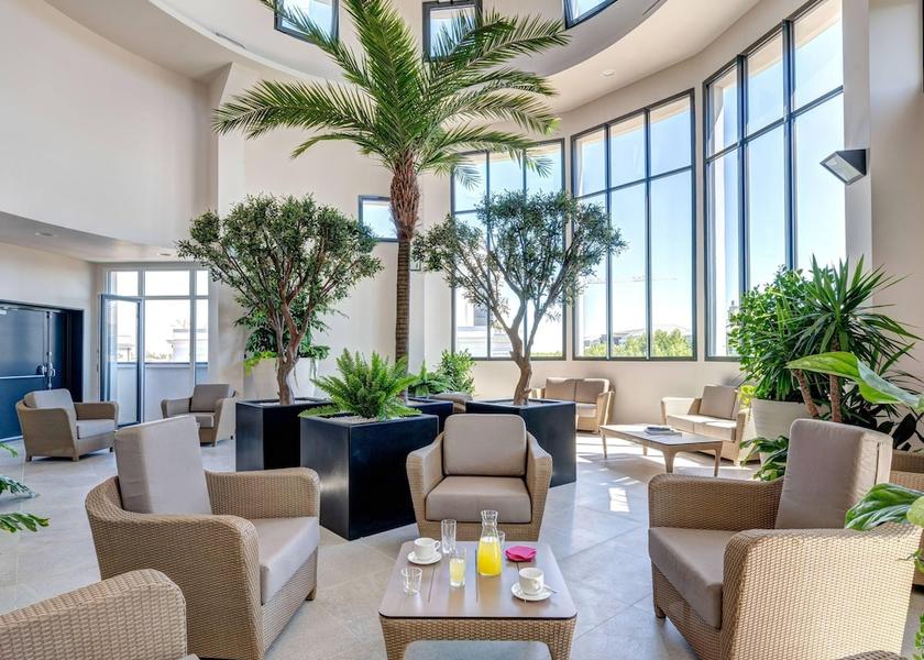 Île-de-France Chessy Lobby