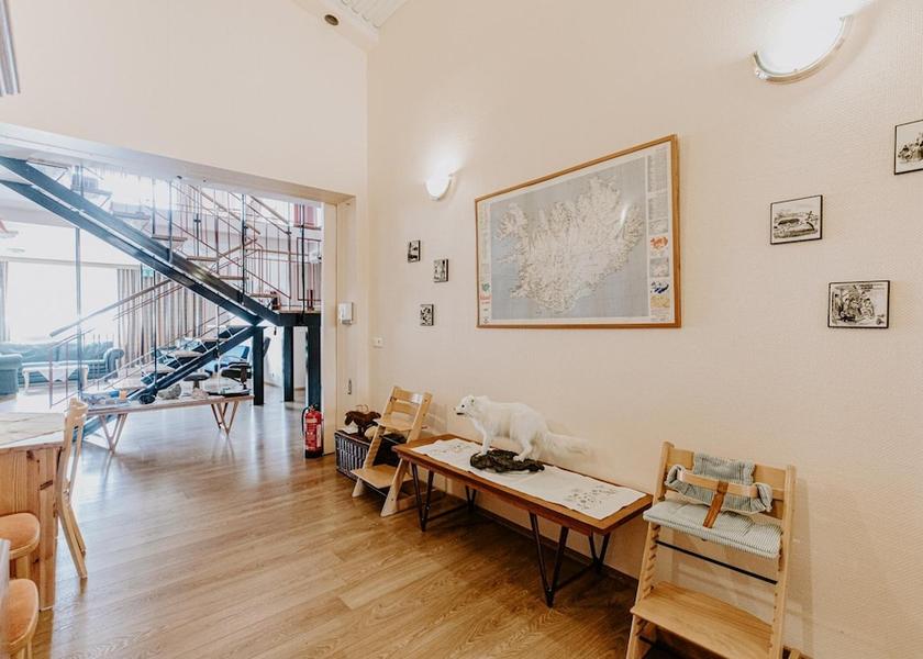 Northeast Region Laugar Interior Entrance