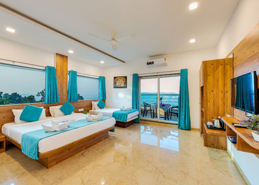 Maharashtra Mahabaleshwar Family Room With Private Balcony and Mountain View