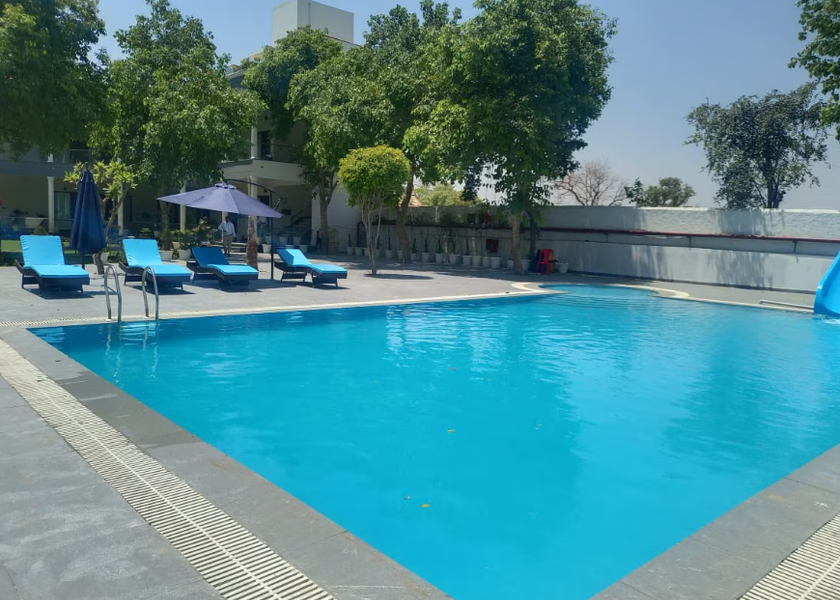 Uttar Pradesh Agra Pool