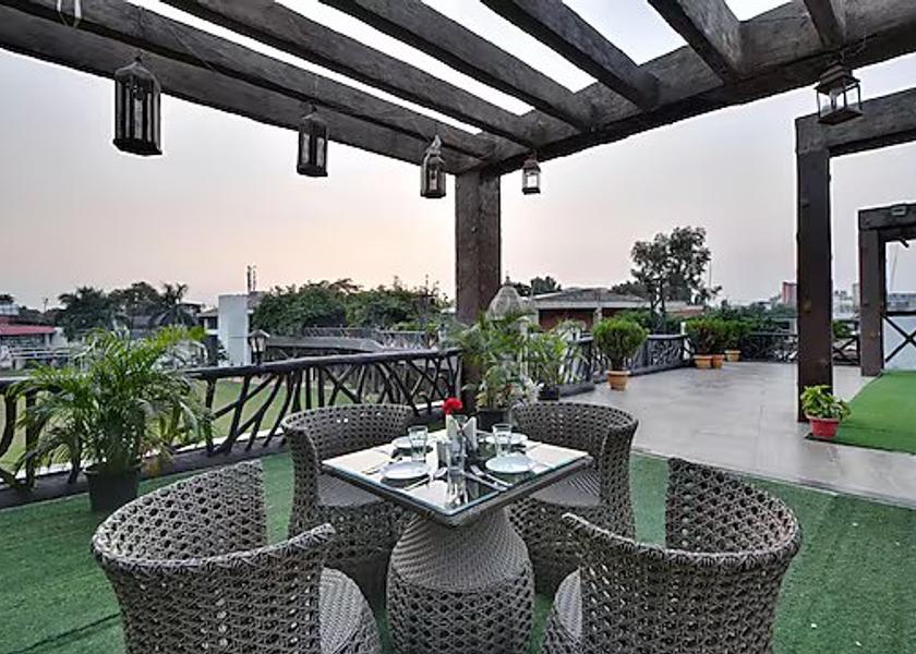 Uttar Pradesh Bareilly Food & Dining