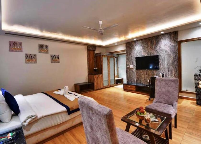 Uttar Pradesh Bareilly Suite Room