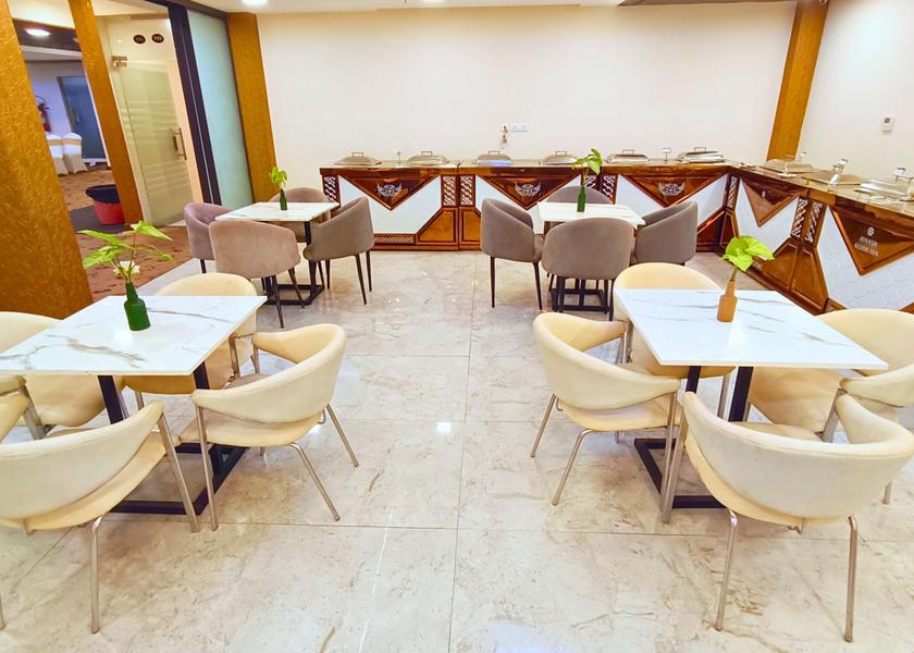 Uttar Pradesh Lucknow Food & Dining