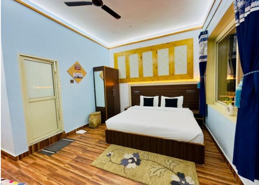Himachal Pradesh Dharamshala Deluxe Room