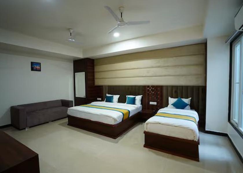 Uttar Pradesh Mughalsarai Family Suite Room