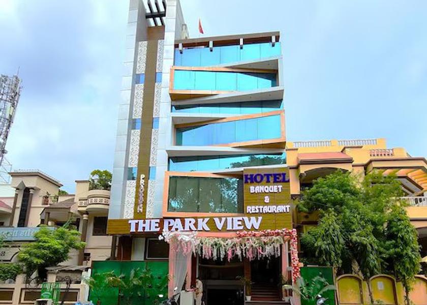 Uttar Pradesh Prayagraj Hotel Exterior