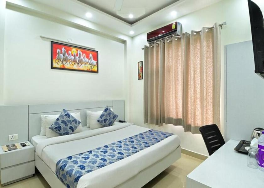Uttar Pradesh Noida Deluxe Room