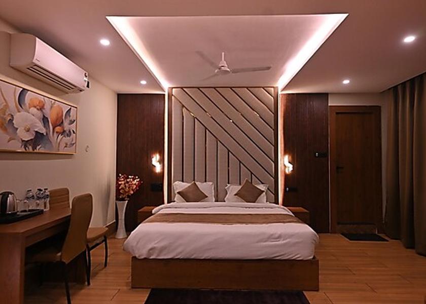 Uttar Pradesh Prayagraj suite room with jacuzzi and free breakfast