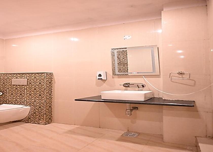 Uttar Pradesh Prayagraj suite room with jacuzzi and free breakfast