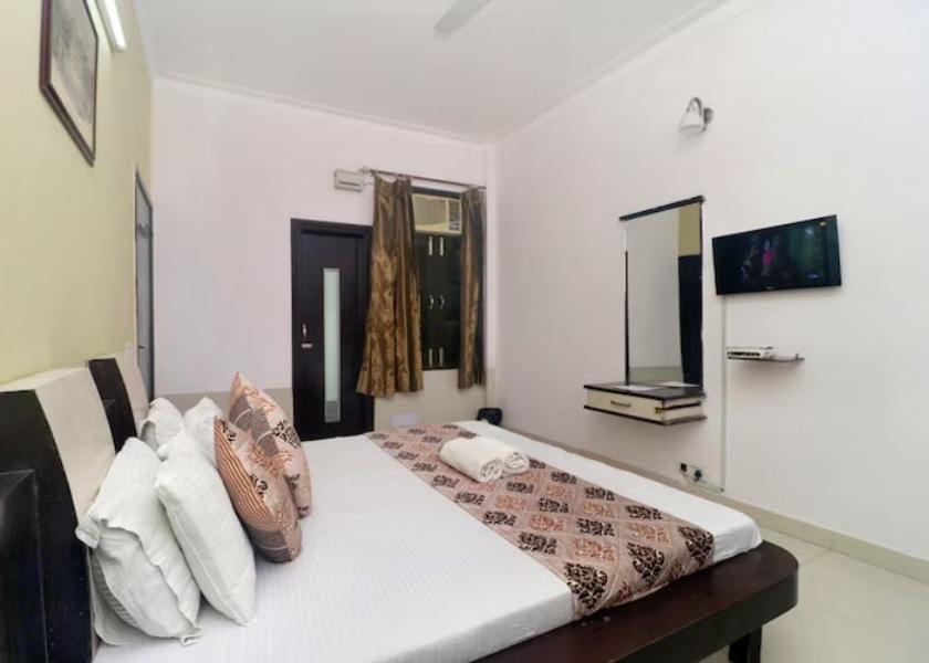 Punjab Amritsar Deluxe AC ROOM