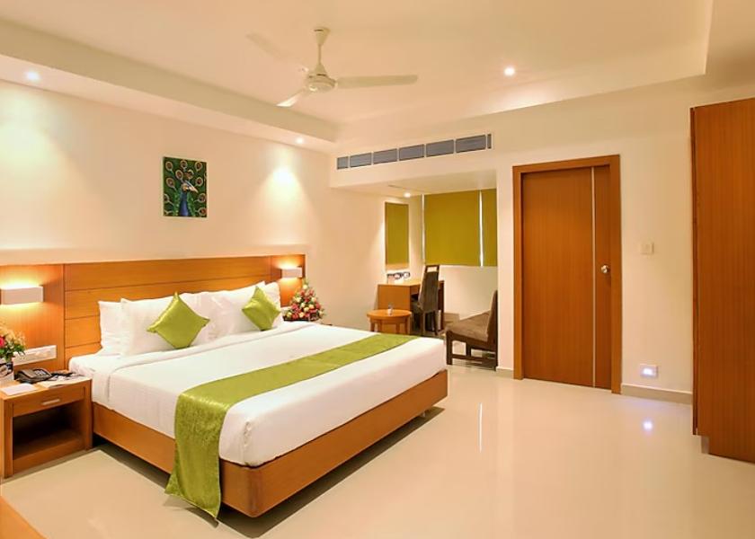 Kerala Shoranur Deluxe Room