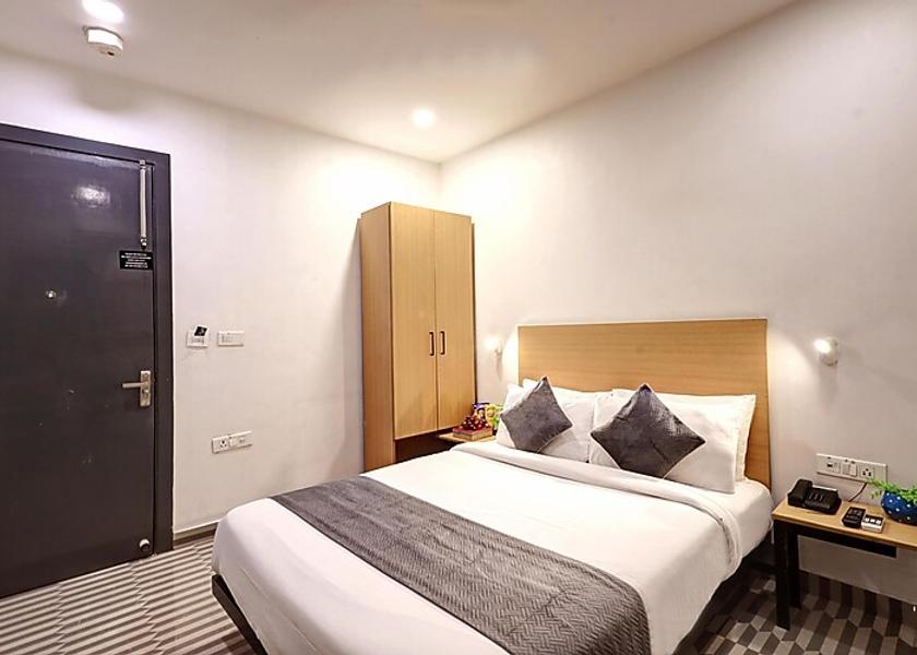 Delhi Delhi Deluxe Room