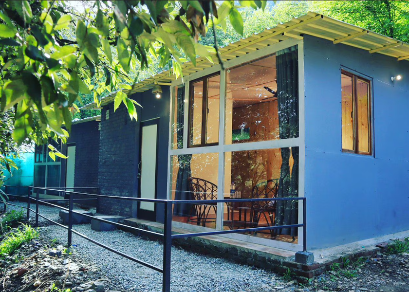 Uttarakhand Bhimtal Hotel Exterior