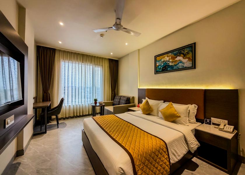 Maharashtra Pandharpur Deluxe King Room
