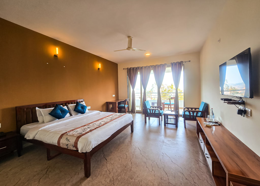 Maharashtra Mahabaleshwar Mist Deluxe Room with Balcony