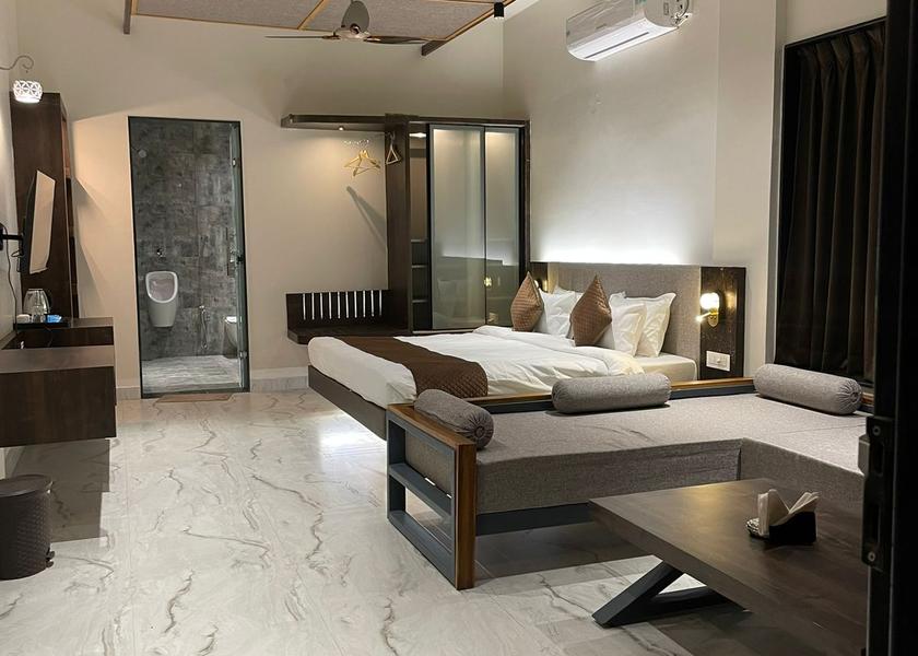 Madhya Pradesh Jabalpur Family Room