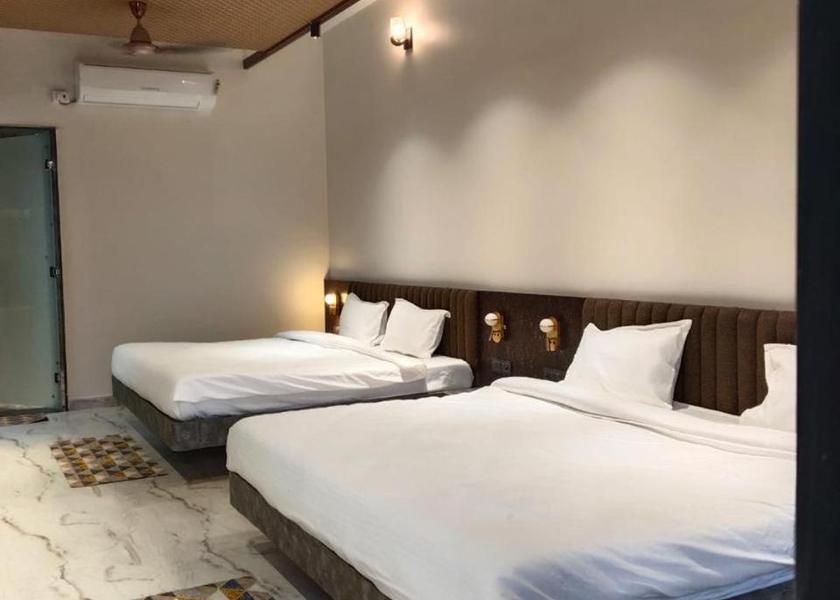 Madhya Pradesh Jabalpur Family Room