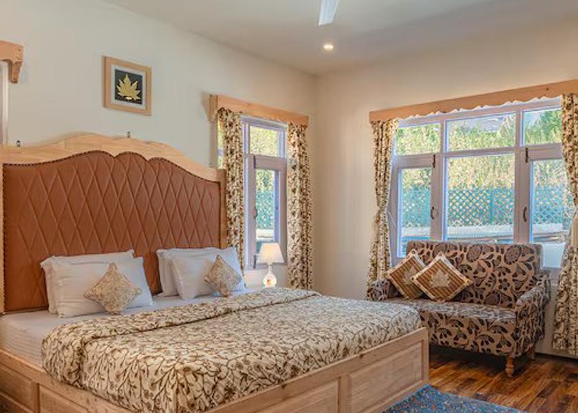 Jammu and Kashmir Srinagar Superior Room