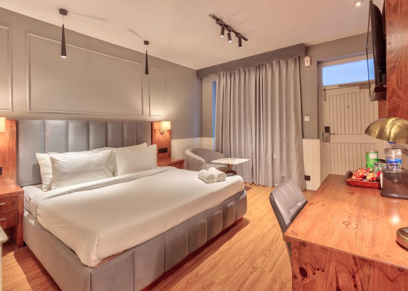Himachal Pradesh Manali Summit Suites with Mountain View
