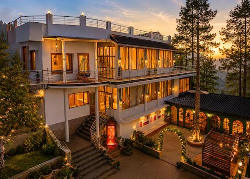 Uttarakhand Kausani Hotel Exterior