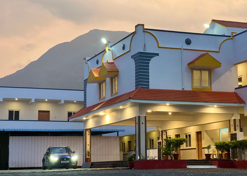 Tamil Nadu Courtrallam Hotel Exterior
