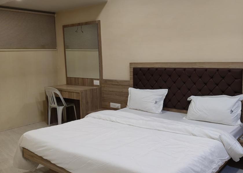 Maharashtra Baramati Room
