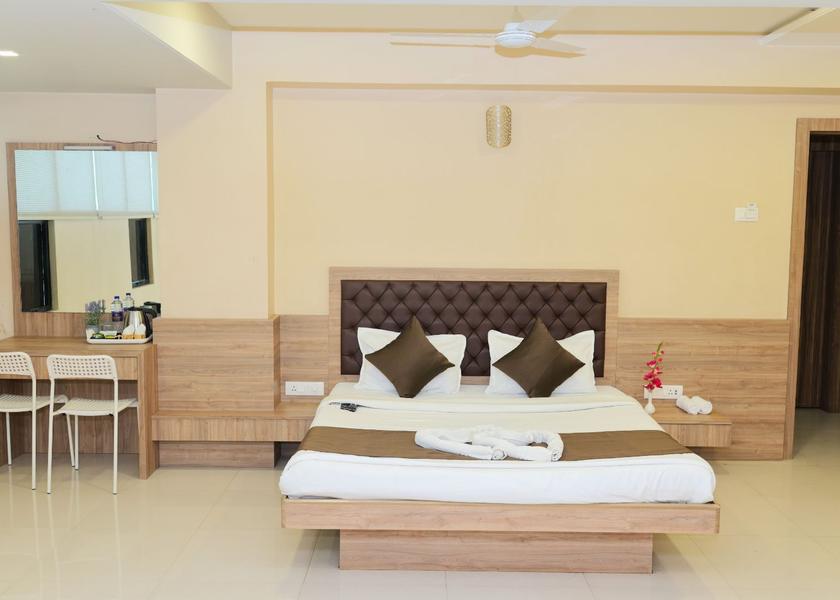 Maharashtra Baramati Deluxe Room