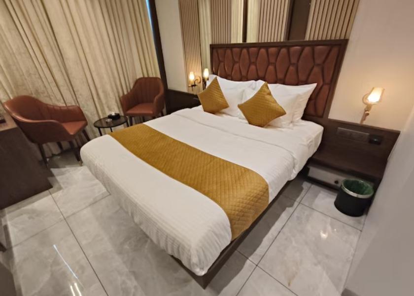 Maharashtra Thane Super Deluxe Room